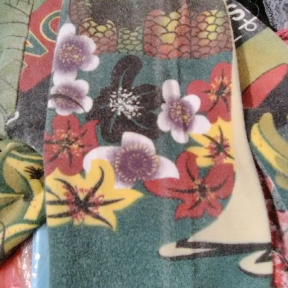 SOLD Custo barcelona top - Picture 7 of 8